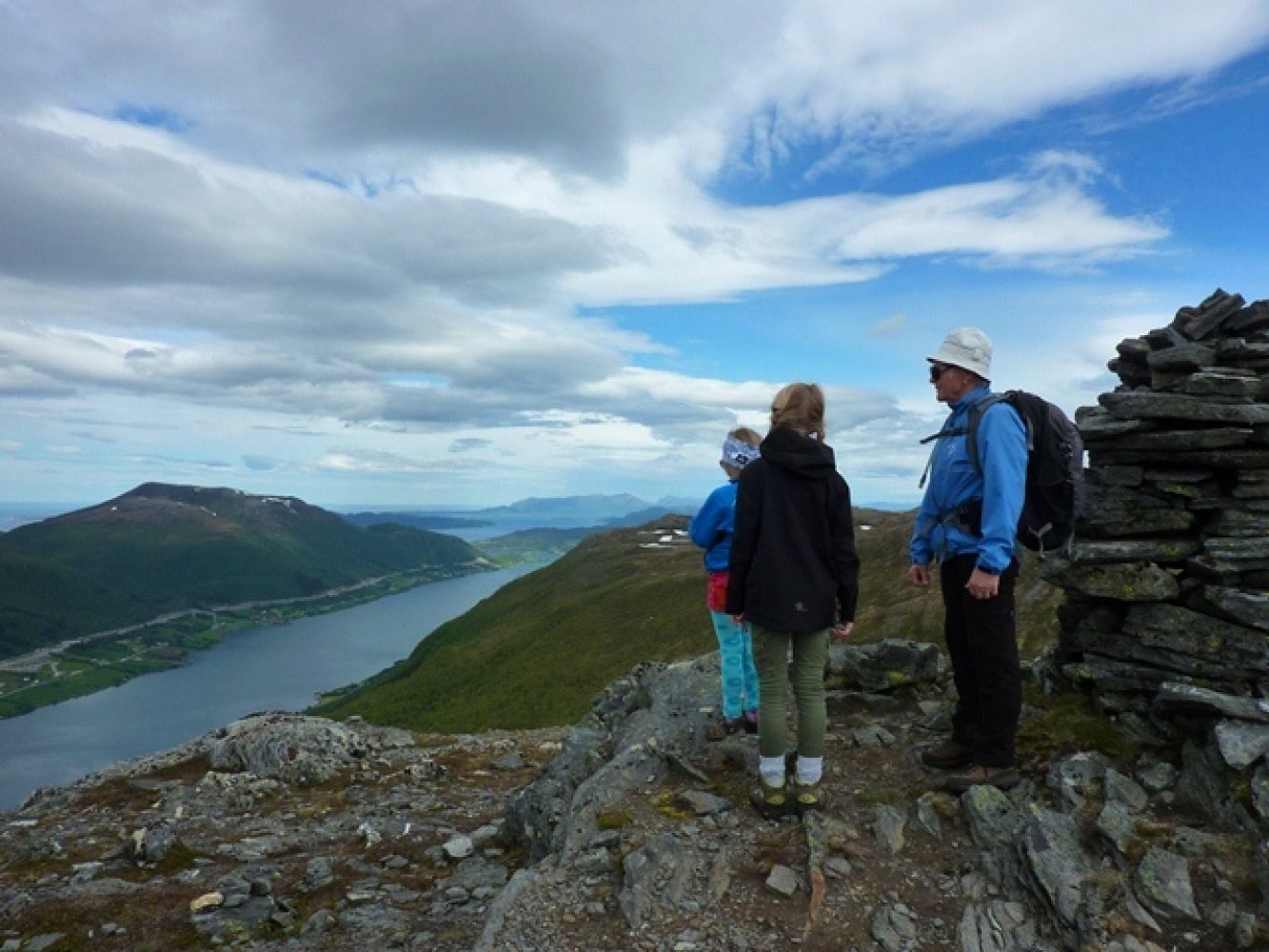 Utsikt mot Batnfjordsøra